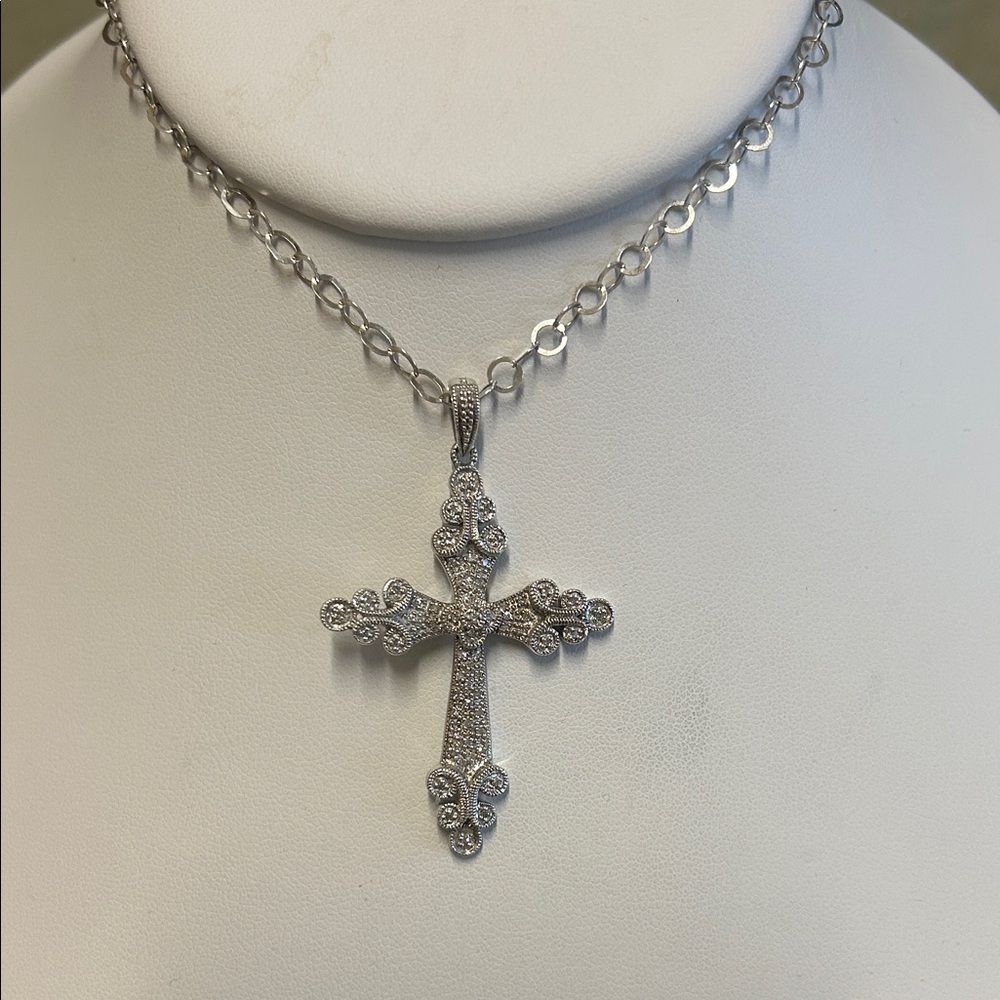 Elegant Sterling Silver Cross Pendant Necklace